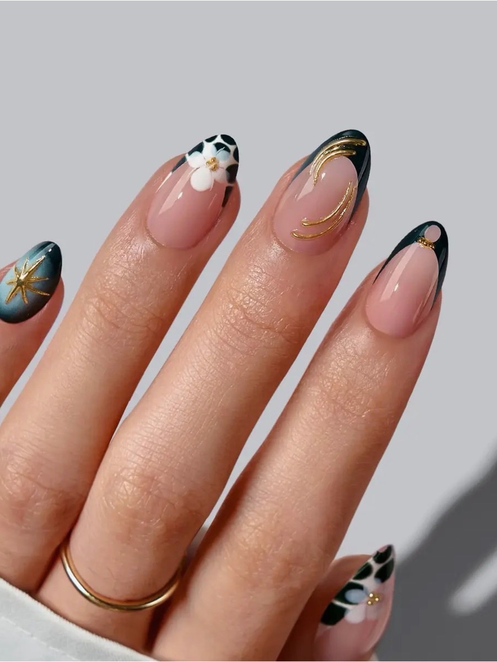 A417. BTArtbox Green French Nails Press On- Spring Flower Kit